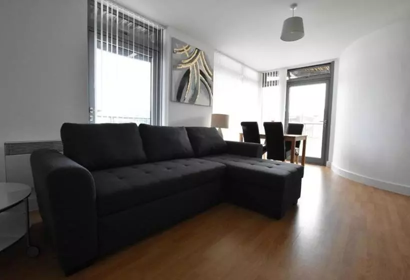 Apexlivingne   Luxury Balcony Apartment, Double Bed, Wifi