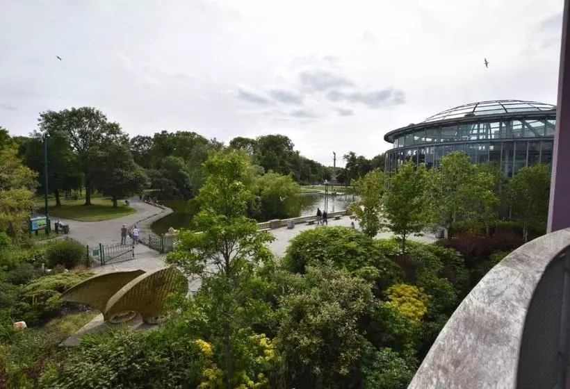 Apexlivingne   Luxury Balcony Apartment, Double Bed, Wifi