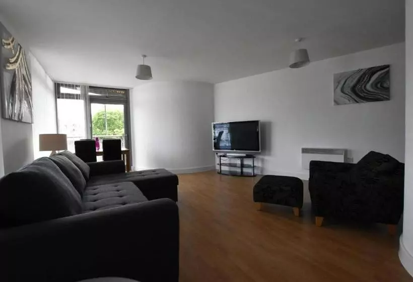 Apexlivingne   Luxury Balcony Apartment, Double Bed, Wifi
