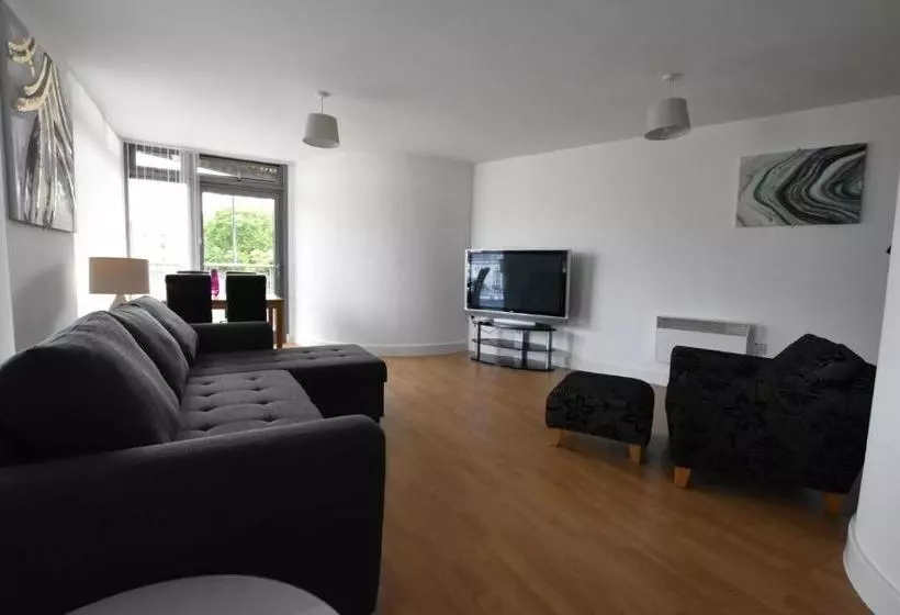 Apexlivingne   Luxury Balcony Apartment, Double Bed, Wifi