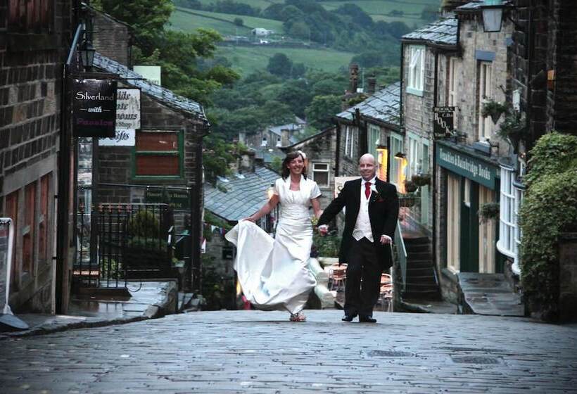 فندق The Old White Lion