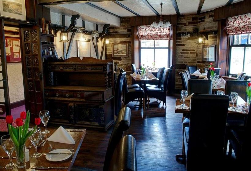 فندق The Old White Lion