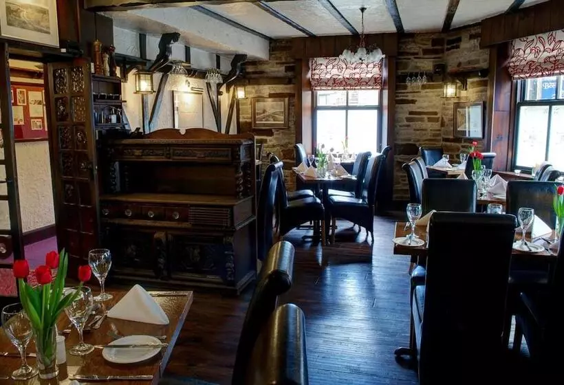 ホテル The Old White Lion