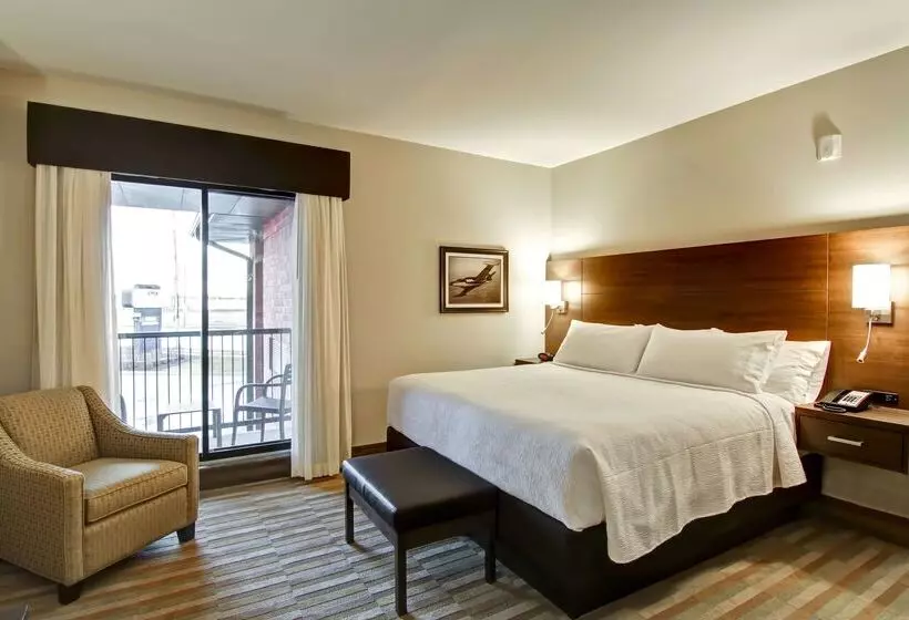 酒店 Best Western London Airport Inn & Suites