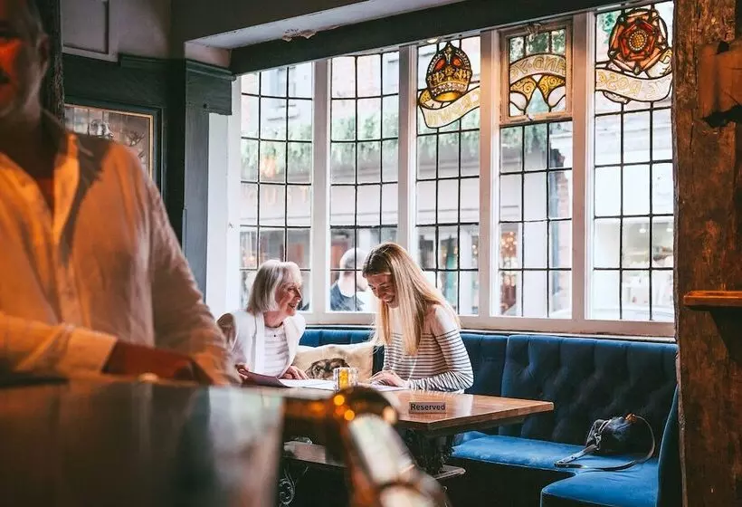 Отель Rose & Crown Inn