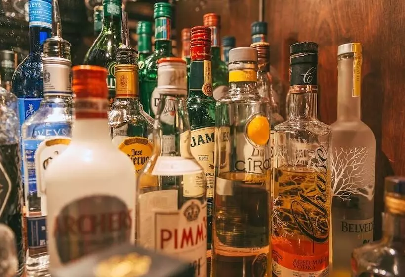 Отель Rose & Crown Inn