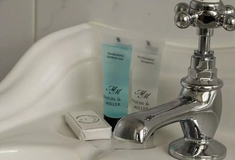 Отель Rose & Crown Inn