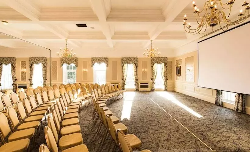 Отель Thainstone House