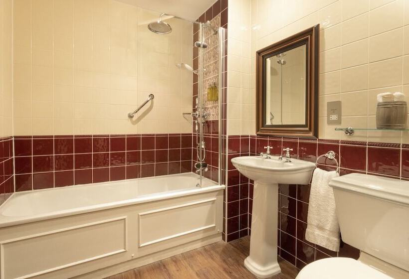 בית מלון כפרי Thainstone House