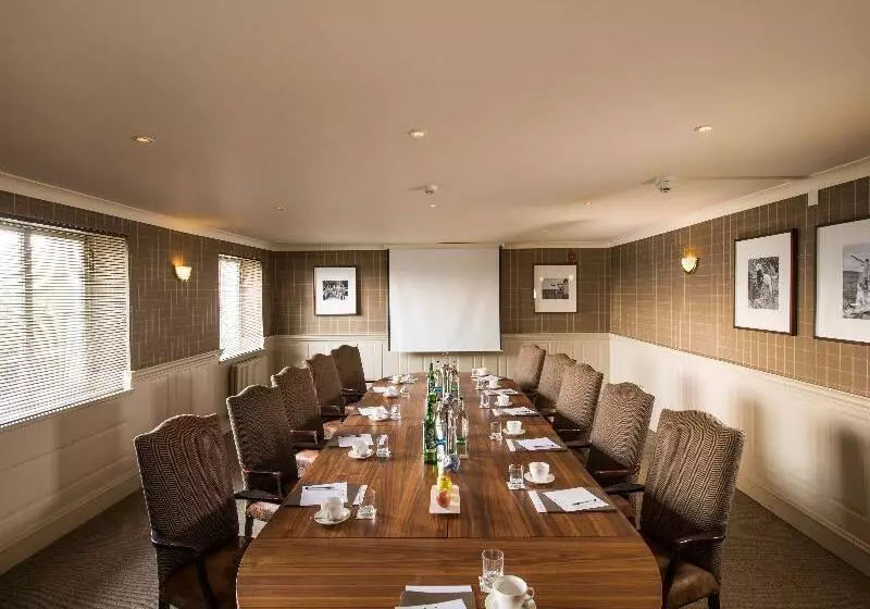 Отель Thainstone House