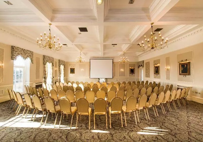 Отель Thainstone House