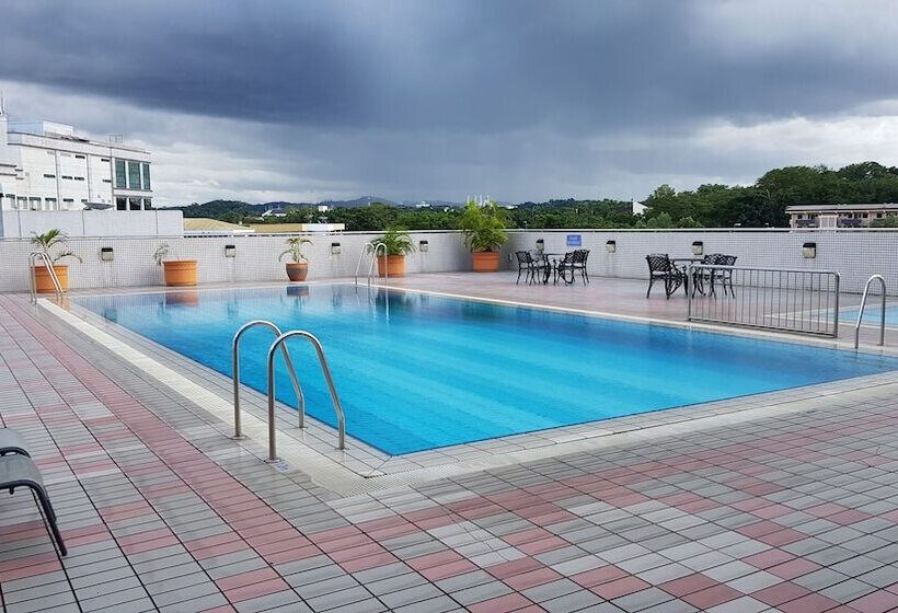 هتل The Centrepoint