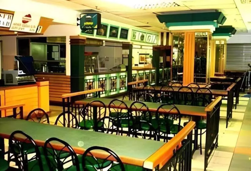 فندق The Centrepoint