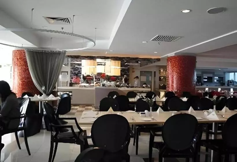 فندق The Centrepoint