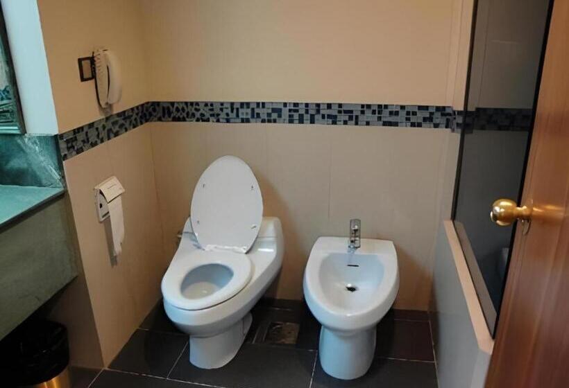 هتل The Centrepoint