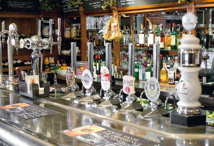 فندق Swan S Nest