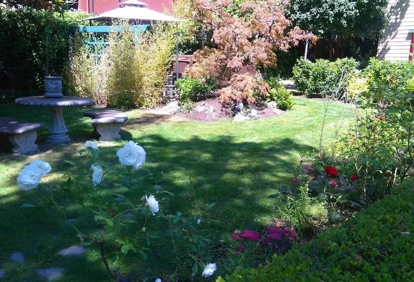 هتل Beaconsfield Bed And Breakfast   Victoria