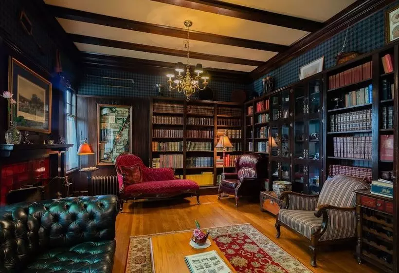 هتل Beaconsfield Bed And Breakfast   Victoria