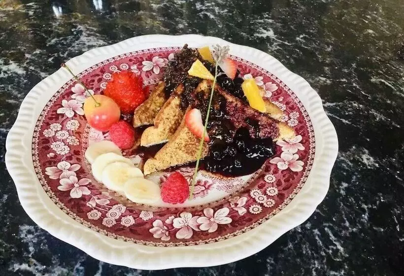 هتل Beaconsfield Bed And Breakfast   Victoria