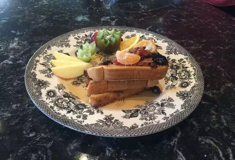 هتل Beaconsfield Bed And Breakfast   Victoria
