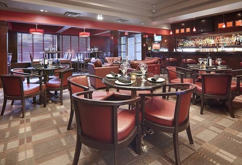 فندق Best Western Premier Denham Inn & Suites