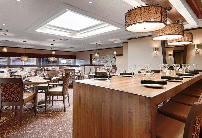 فندق Best Western Premier Denham Inn & Suites