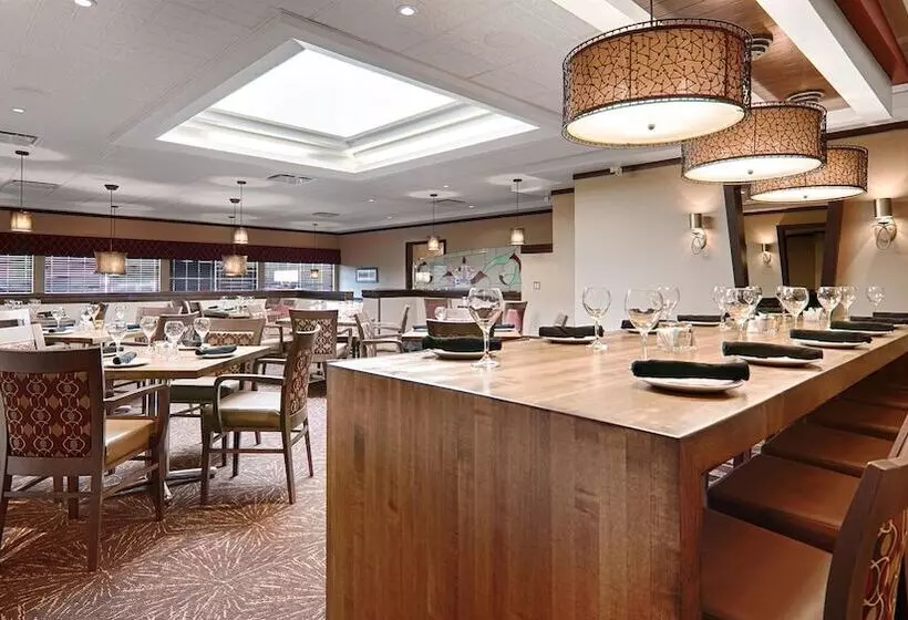 ホテル Best Western Premier Denham Inn & Suites