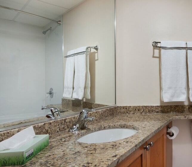 هتل Worldmark Whistler Cascade Lodge