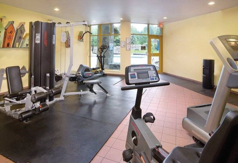 هتل Worldmark Whistler Cascade Lodge