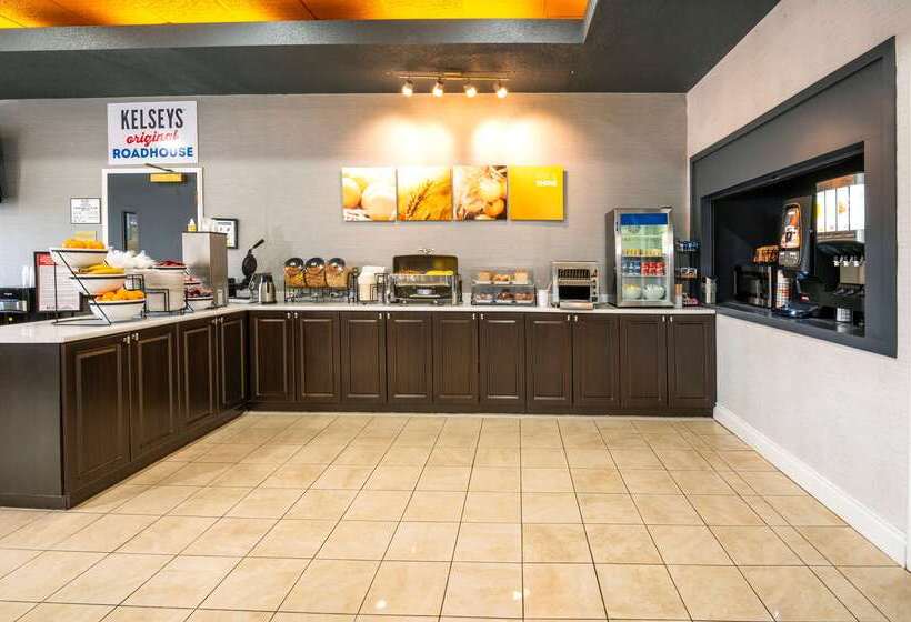 Comfort Hotel & Suites