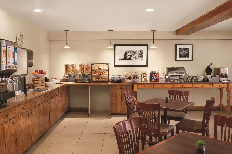 هتل Country Inn & Suites By Radisson, Saskatoon, Sk