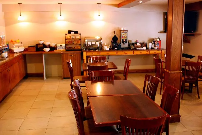 Hotel Country Inn & Suites By Radisson, Saskatoon, Sk