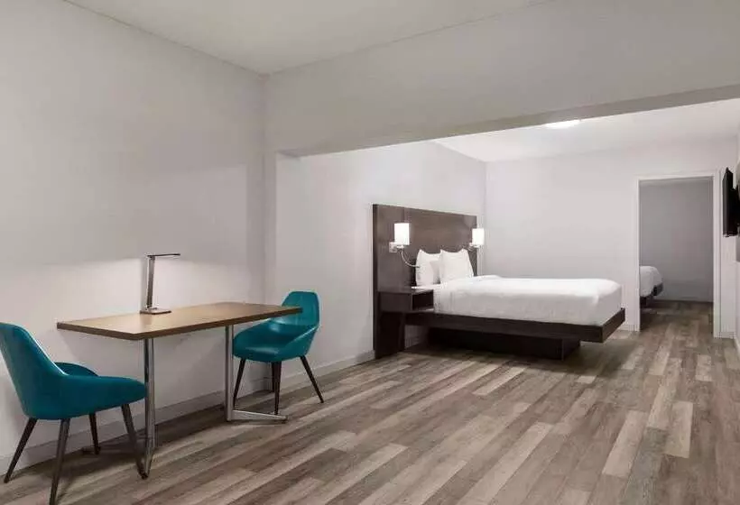 Отель Days Inn By Wyndham Saint John