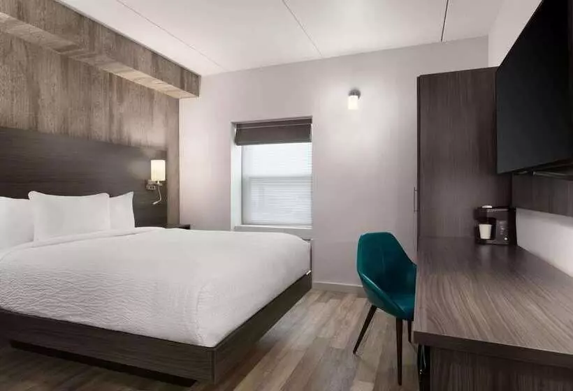 Отель Days Inn By Wyndham Saint John