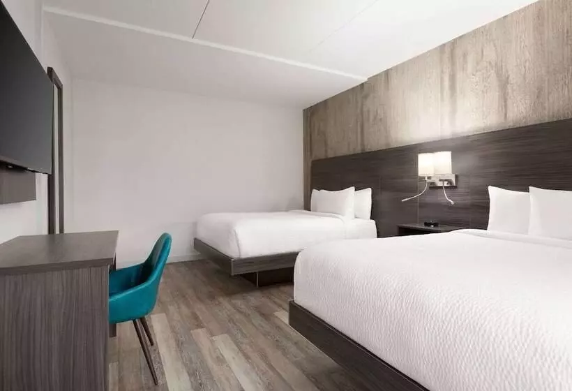 Отель Days Inn By Wyndham Saint John