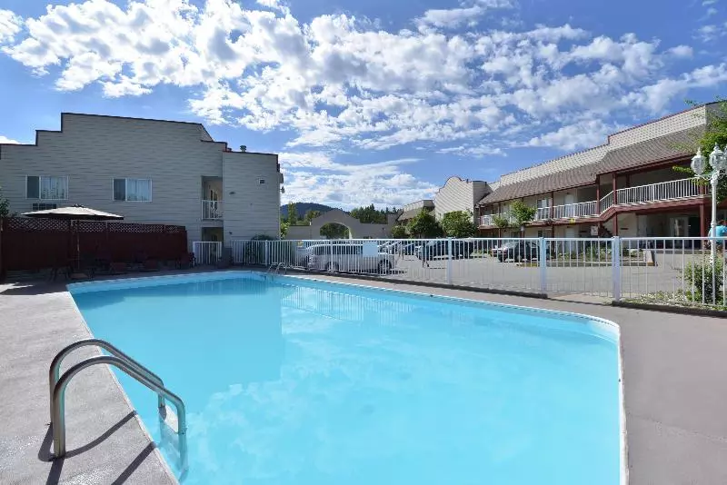 酒店 Inn & Suites Princeton