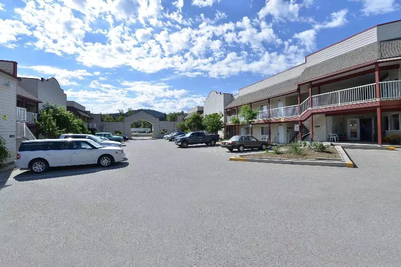 酒店 Inn & Suites Princeton