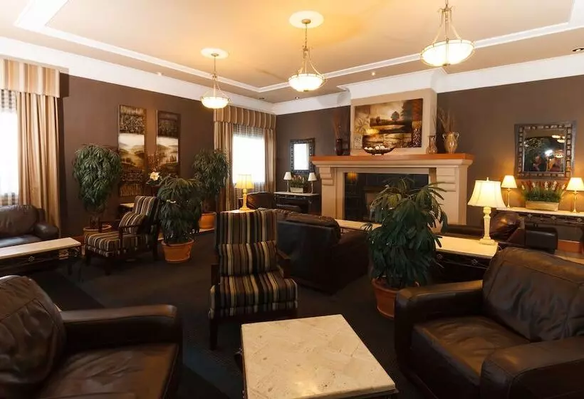 ホテル The Glenmore Inn & Convention Centre