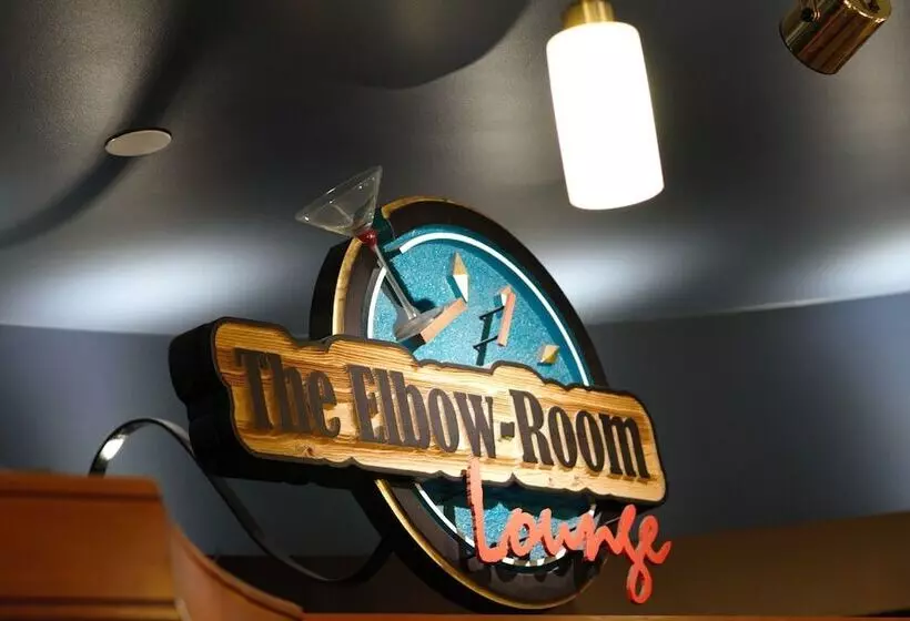 ホテル The Glenmore Inn & Convention Centre