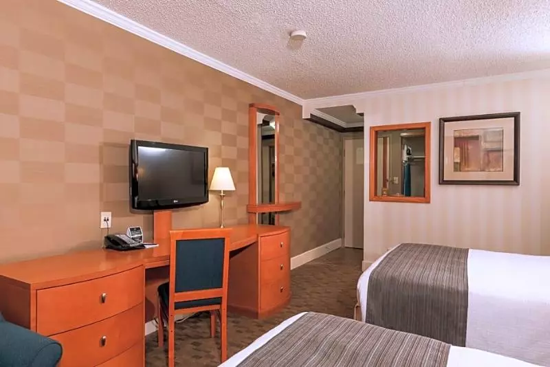 ホテル The Glenmore Inn & Convention Centre