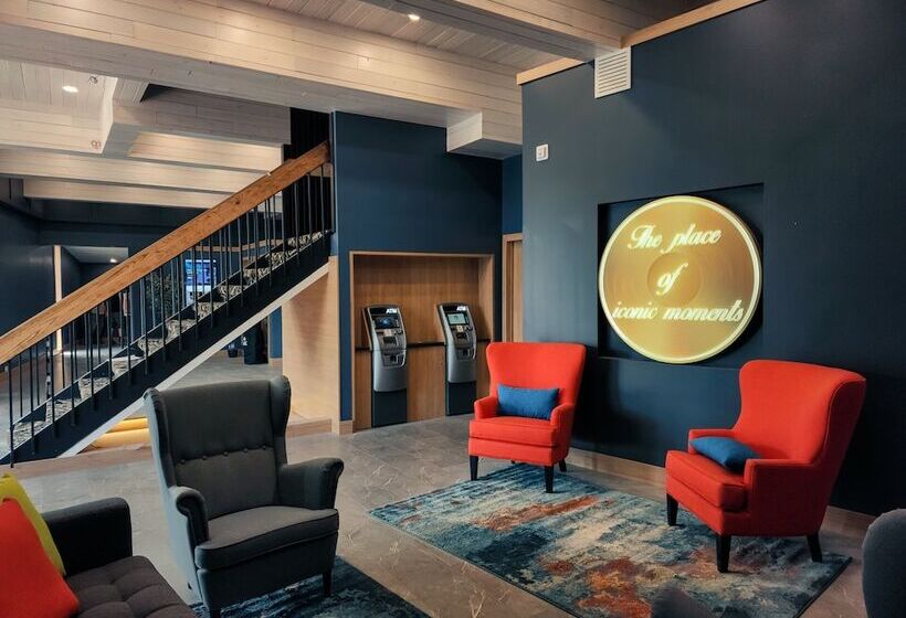 استراحتگاه The Hotel At Falcon Lake