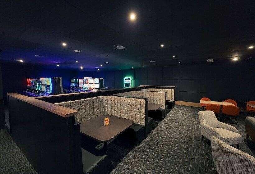 استراحتگاه The Hotel At Falcon Lake