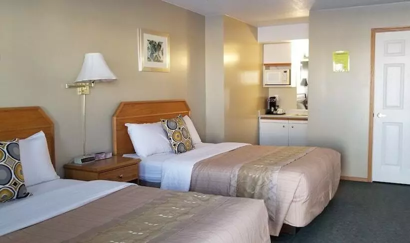 Athabasca Lodge Motel