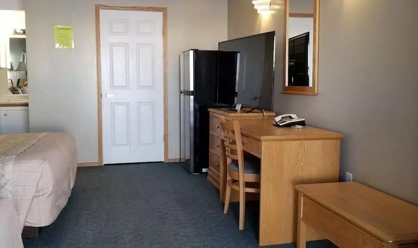 Athabasca Lodge Motel