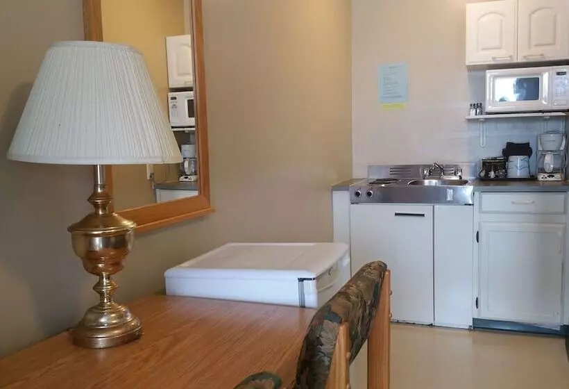 Athabasca Lodge Motel