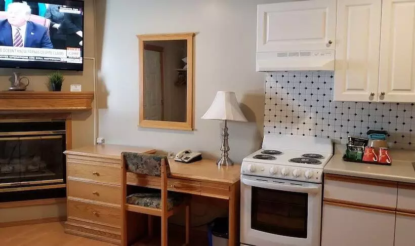 Athabasca Lodge Motel