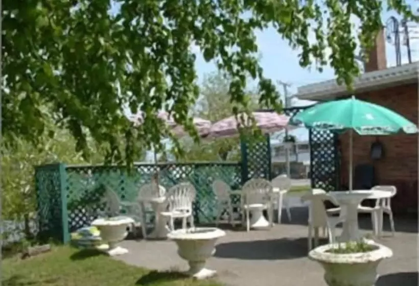 Auberge Motel Le Pigeonnier