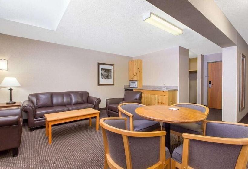 Szálloda Canmore Inn & Suites