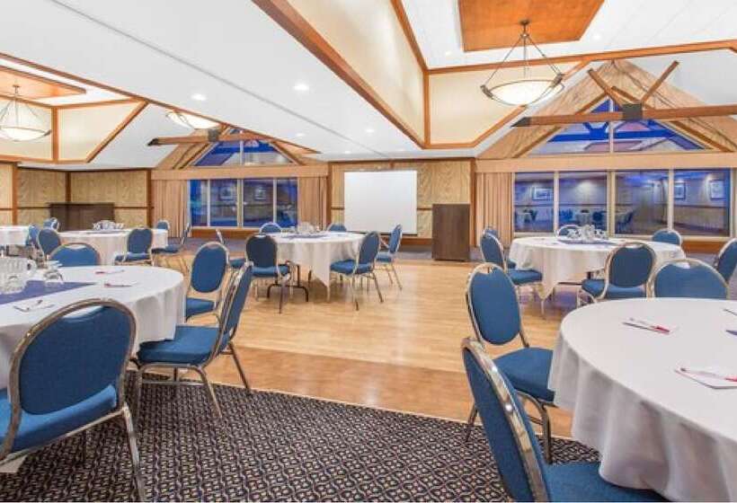 Szálloda Canmore Inn & Suites