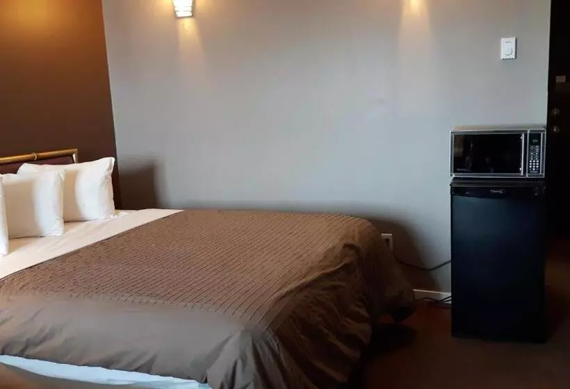 Отель Canway Inn & Suites